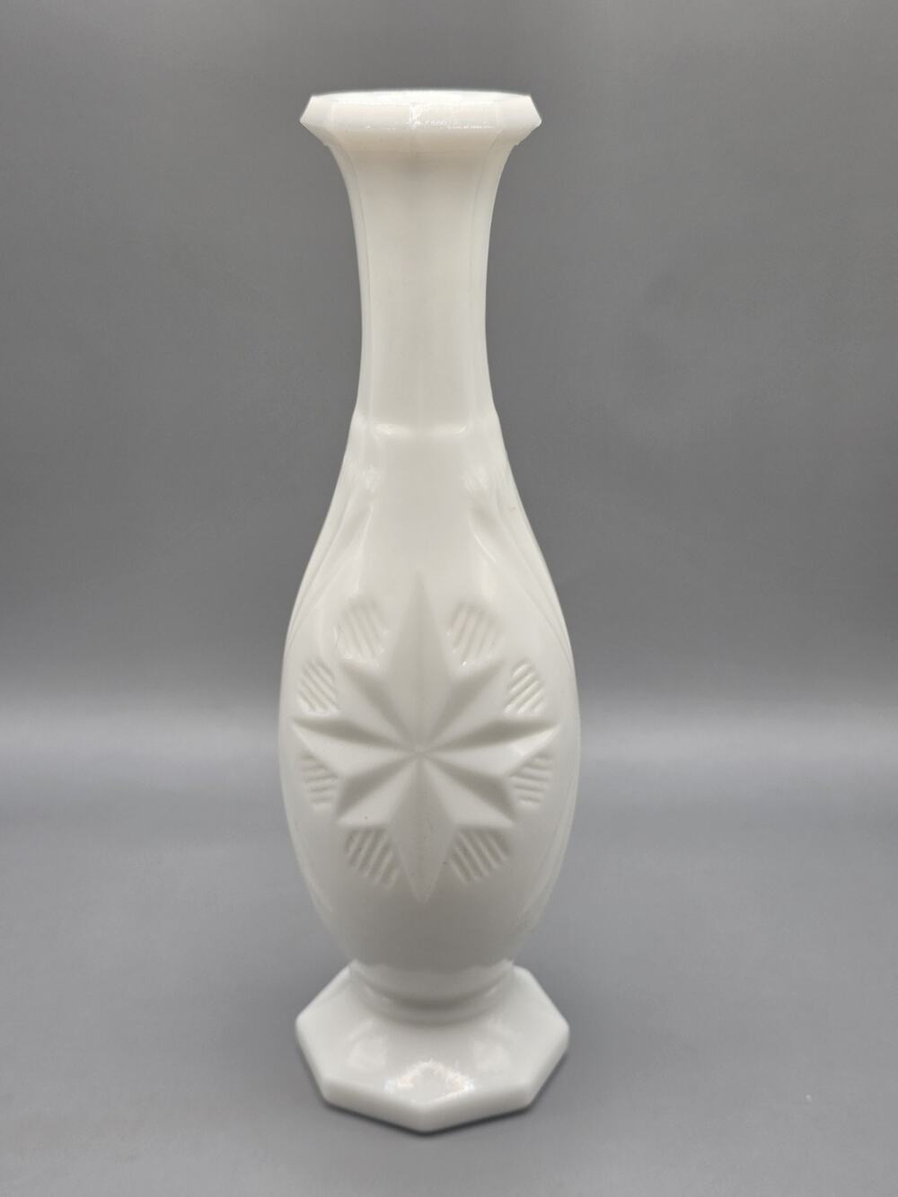 Vintage Milk Glass Bud Vase Starburst Star Burst Snowflake Octagon Base White